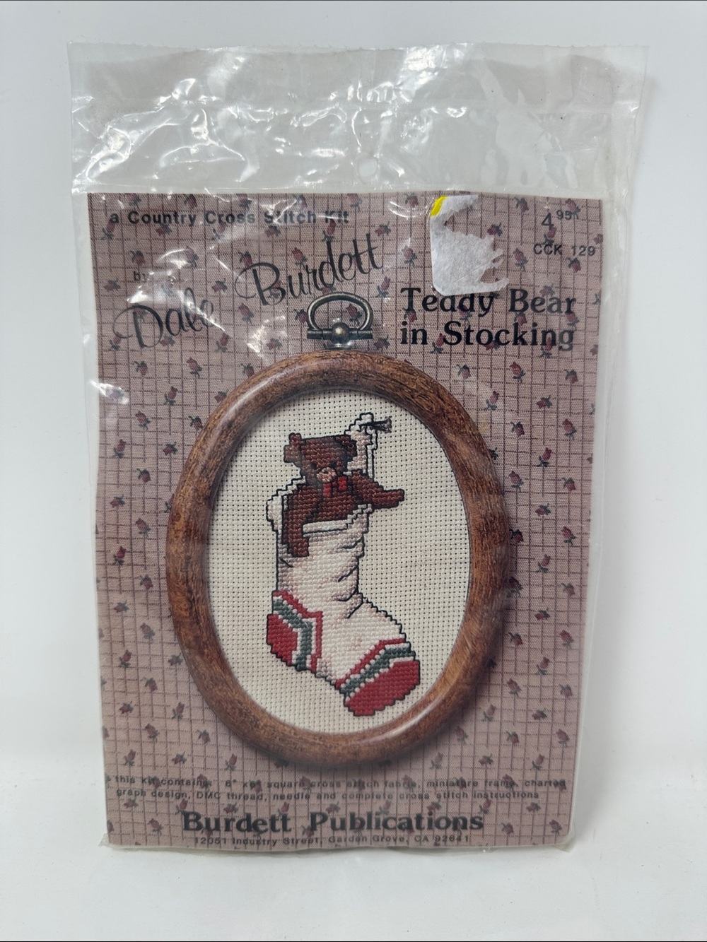 DALE BURDETT TEDDY BEAR IN CHRISTMAS STOCKING WALL HANGING CROSS STITCH KIT